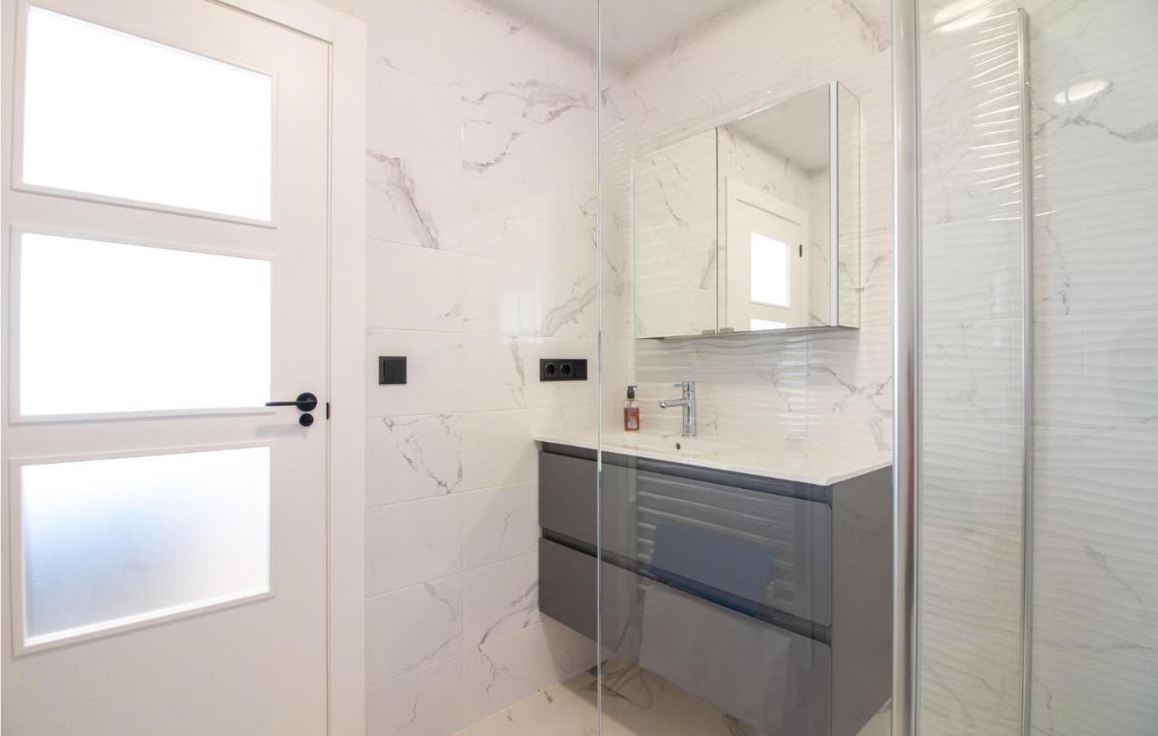 4 Bedroom Lovely Apartment In Santa Pola Zewnętrze zdjęcie